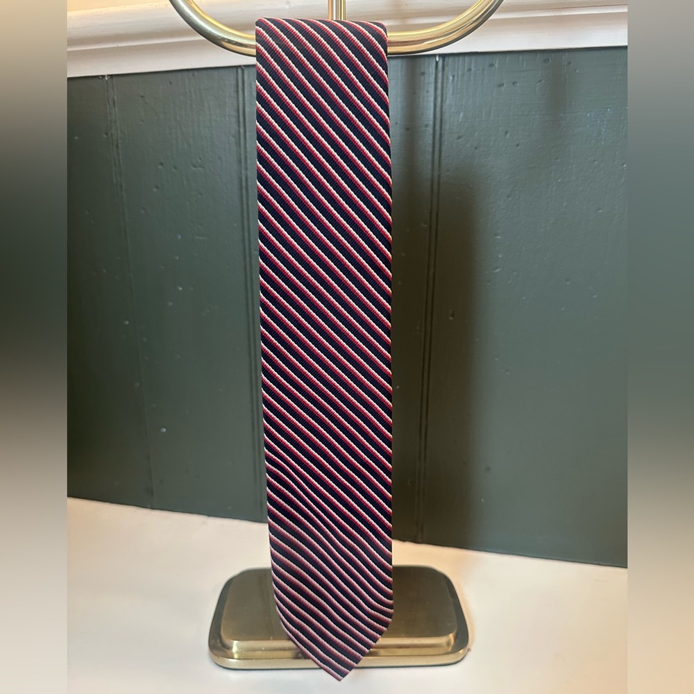 Kenneth Gordan Navy and Red Striped Tie